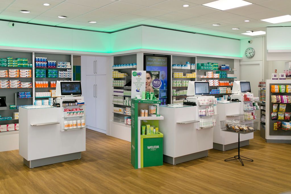 Innenansicht der Rats-Apotheke. HV-Tische